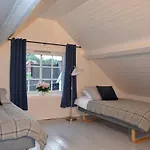 بيت للعطل Charming With Jacuzzi And Patio سترين