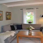 Charming With Jacuzzi And Patio بيت للعطل سترين