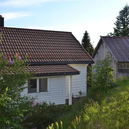 Charming With Jacuzzi And Patio Holiday home Stryn