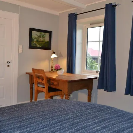 Charming With Jacuzzi And Patio Stryn