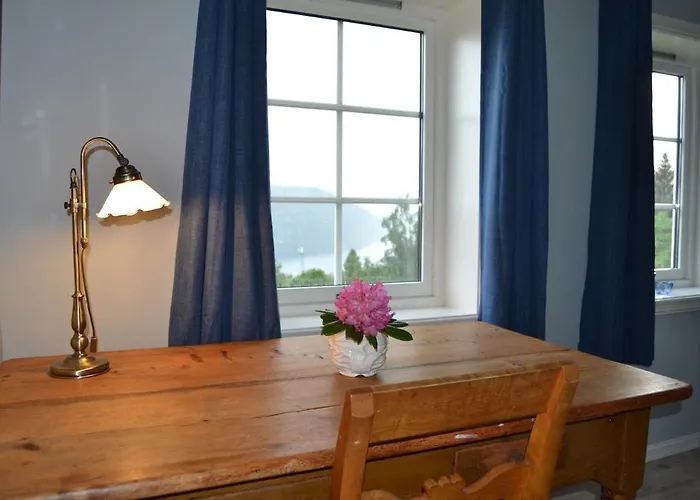 Ferienhaus Charming With Jacuzzi And Patio *