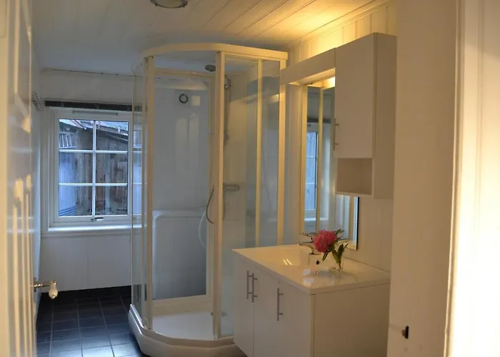 Charming With Jacuzzi And Patio Stryn