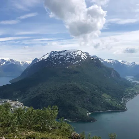 Charming With Jacuzzi And Patio