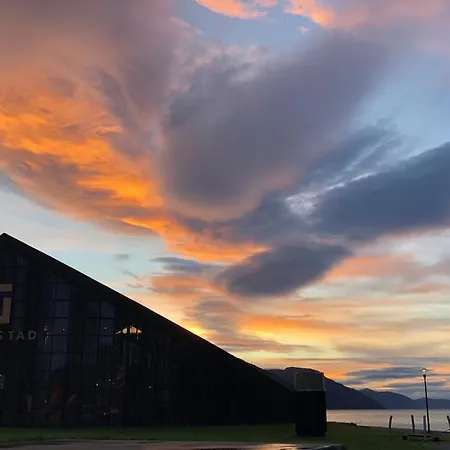 度假居 Charming With Jacuzzi And Patio 史特林