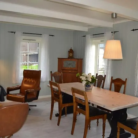 Charming With Jacuzzi And Patio