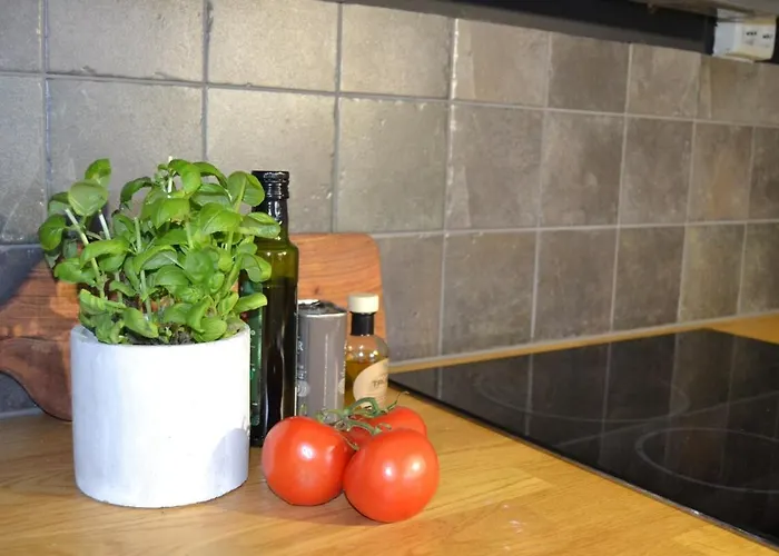 Charming With Jacuzzi And Patio